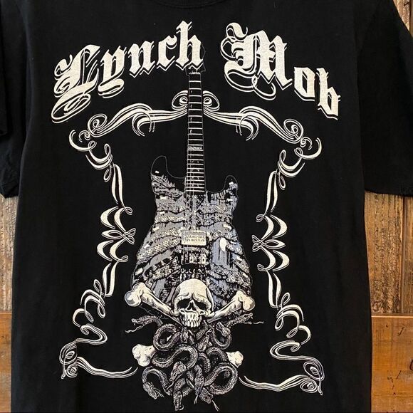 Lynch Mob Black Rock N Roll Concert Skeleton Guitar Short Sleeve T-Shirt - Picture 3 of 6